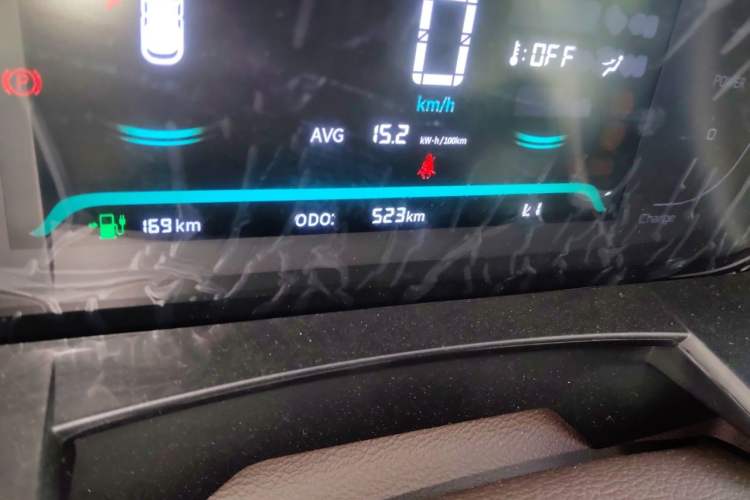 Used Livan 8 2026 Model Long-Range Seven-Seater Version Odometer Close Up