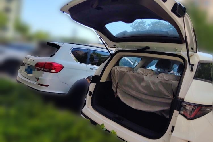 Used Livan 8 2026 Model Long-Range Seven-Seater Version Trunk