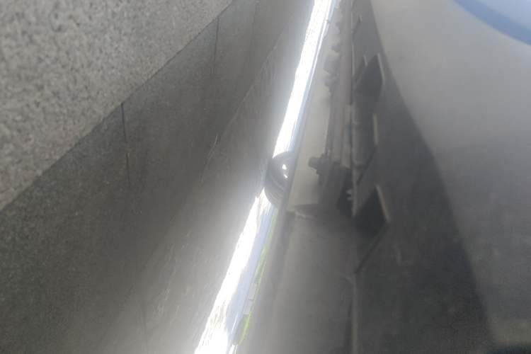 Used Livan 9 2023 470 km Leading Edition Chassis Front Left