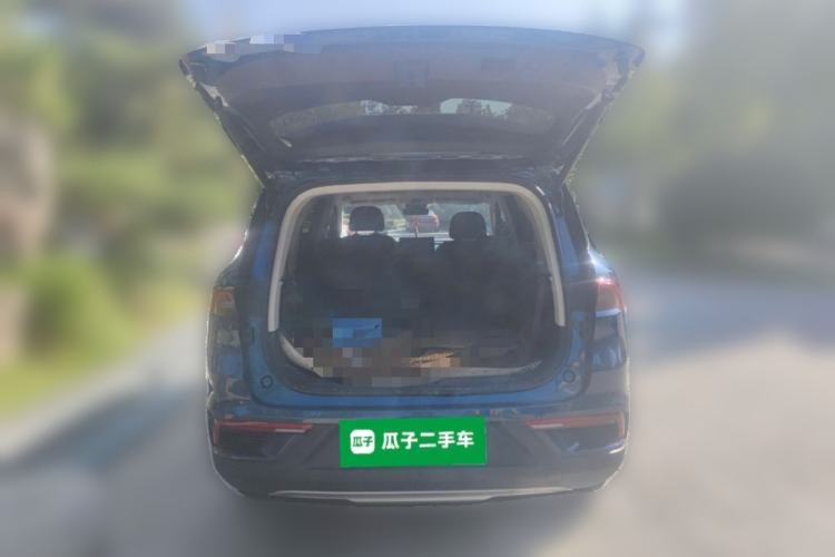 Used Livan 9 2023 470 km Leading Edition Trunk