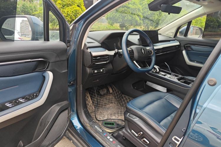 Used Livan 9 2023 470 km Founder Edition Driver Seat