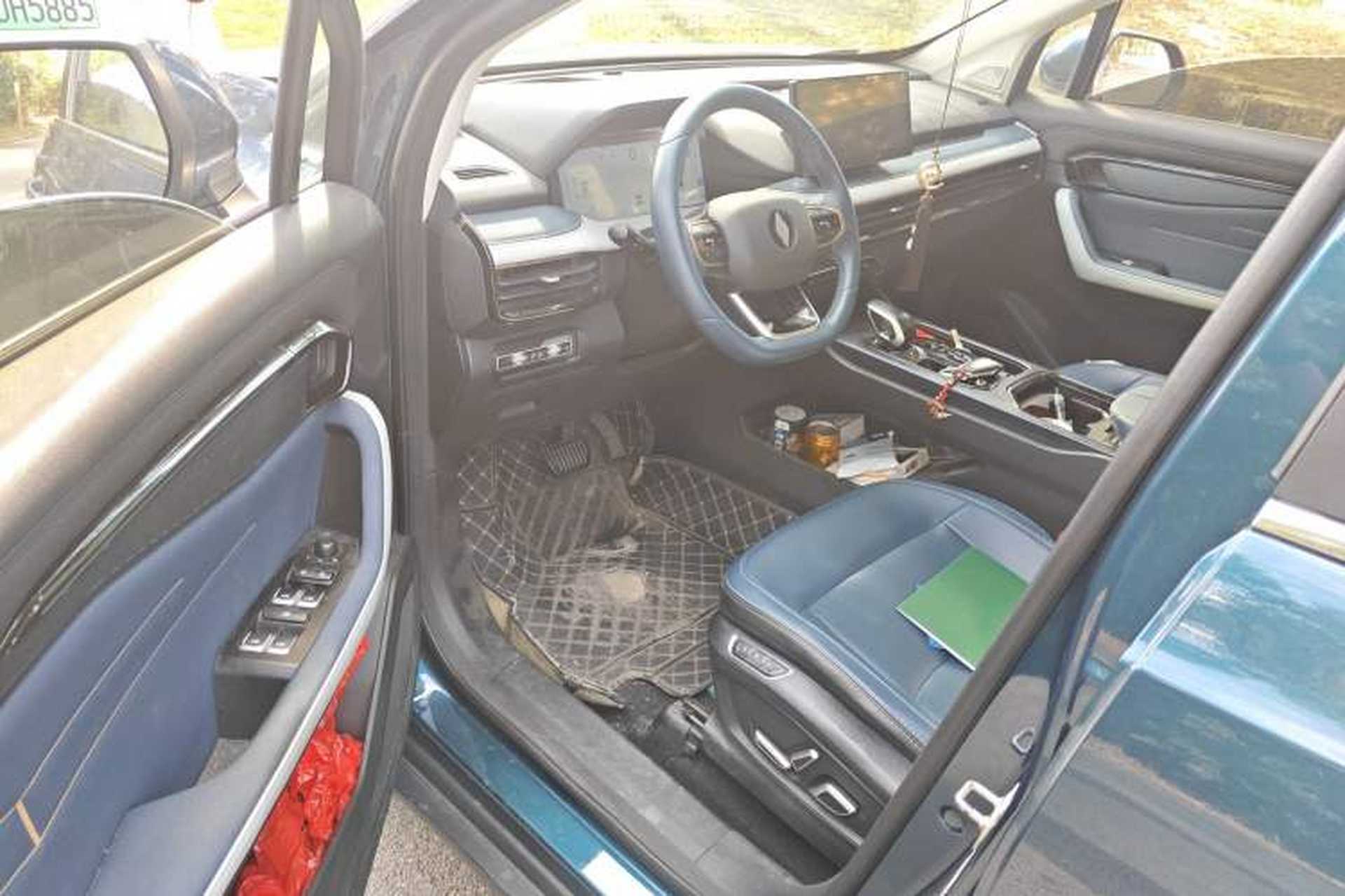 Used Livan 9 2023 470 km Founder Edition Driver Seat