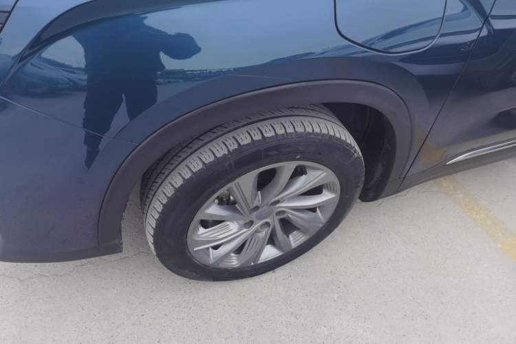 Used Livan 9 2023 470 km Founder Edition Exterior 2