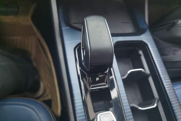 Used Livan 9 2023 470 km Founder Edition Gear Lever