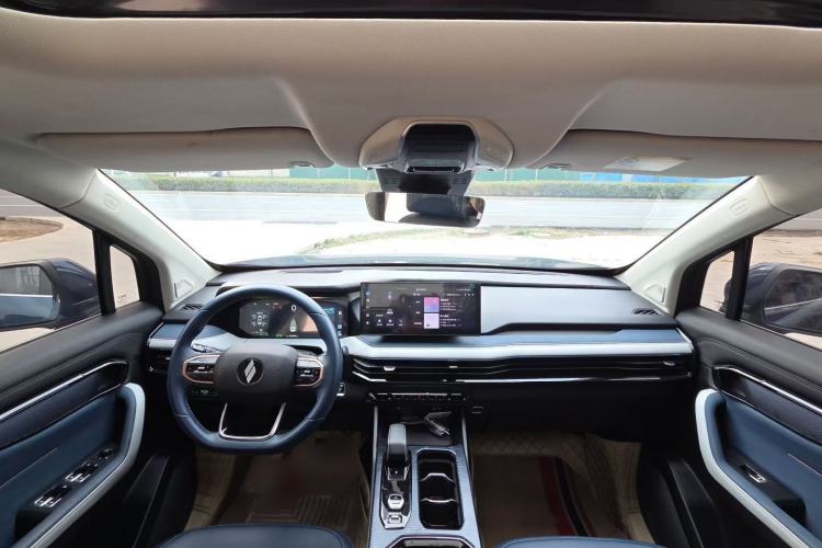 Used Livan 9 2023 470 km Founder Edition Interior 2