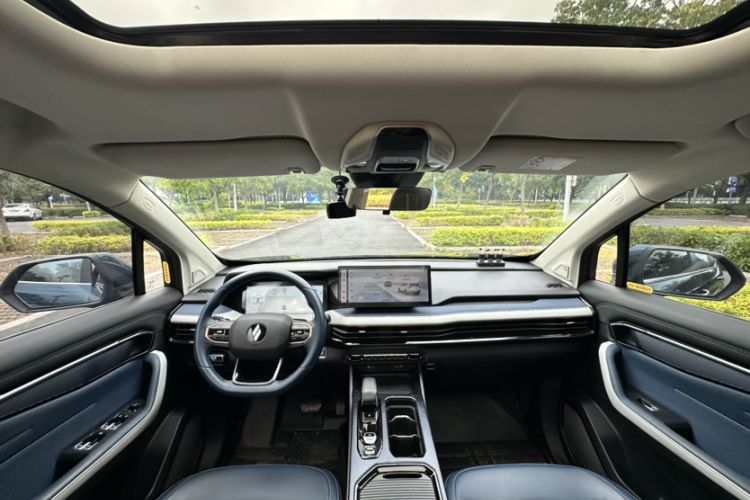 Used Livan 9 2023 470 km Founder Edition Interior 3
