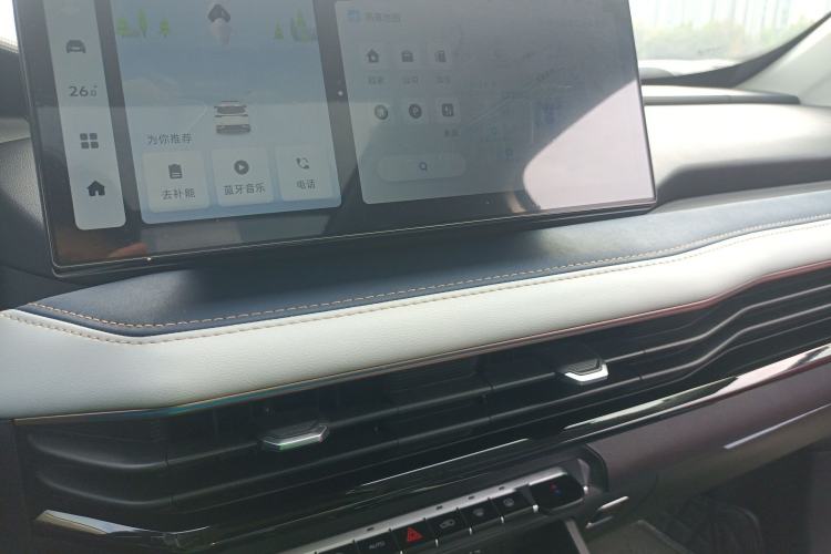 Used Livan 9 2023 470 km Leading Edition Audio And AC Panel