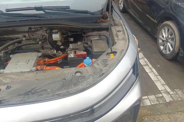 Used Livan 9 2023 470 km Leading Edition Engine Bay Left