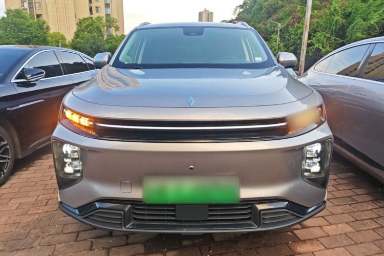 Used Livan 9 2023 470 km Leading Edition Front