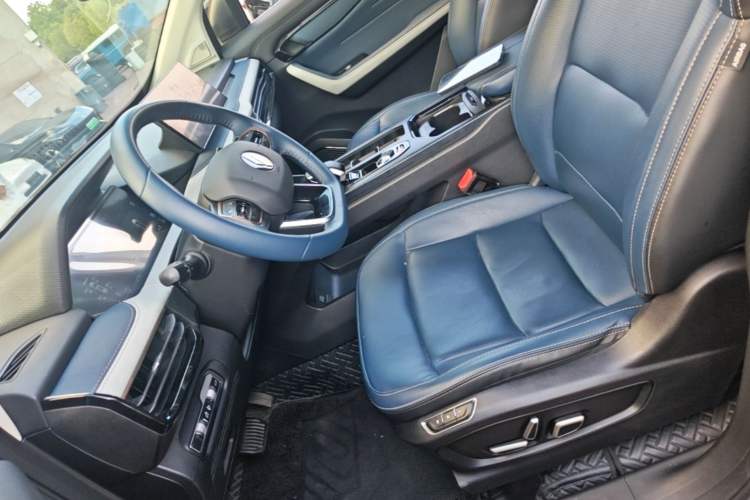 Used Livan 9 2023 470 km Leading Edition Left Front Seat