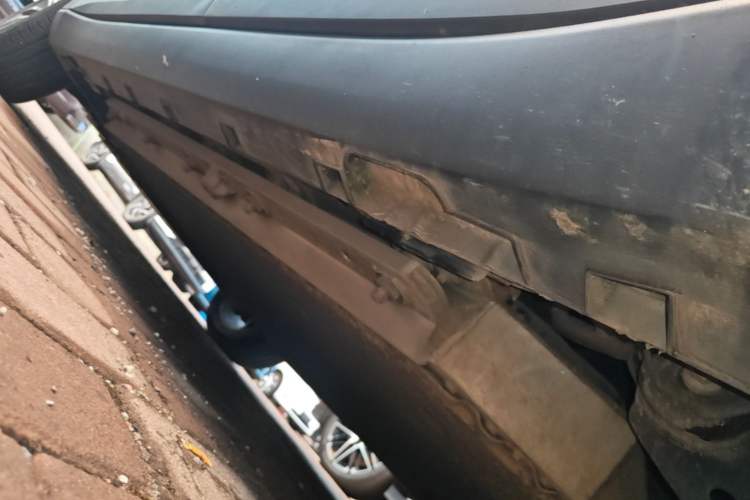 Used Livan 9 2023 470 km Leading Edition Left Side Sill