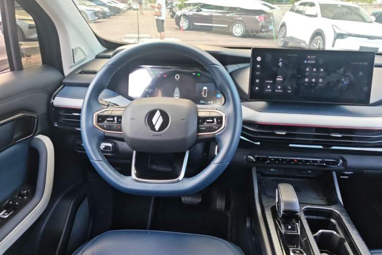 Used Livan 9 2023 470 km Leading Edition Steering Wheel