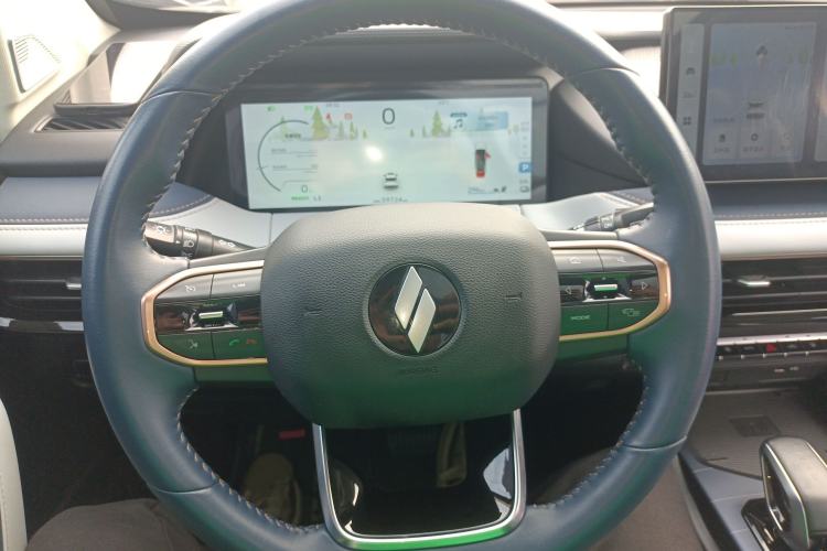 Used Livan 9 2023 470 km Leading Edition Steering Wheel