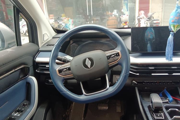 Used Livan 9 2023 470 km Leading Edition Steering Wheel