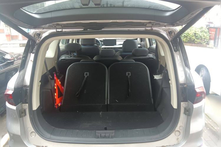 Used Livan 9 2023 470 km Leading Edition Trunk