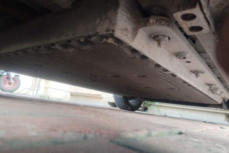 Used Livan 9 2023 470 km Founder Edition Chassis Front Left