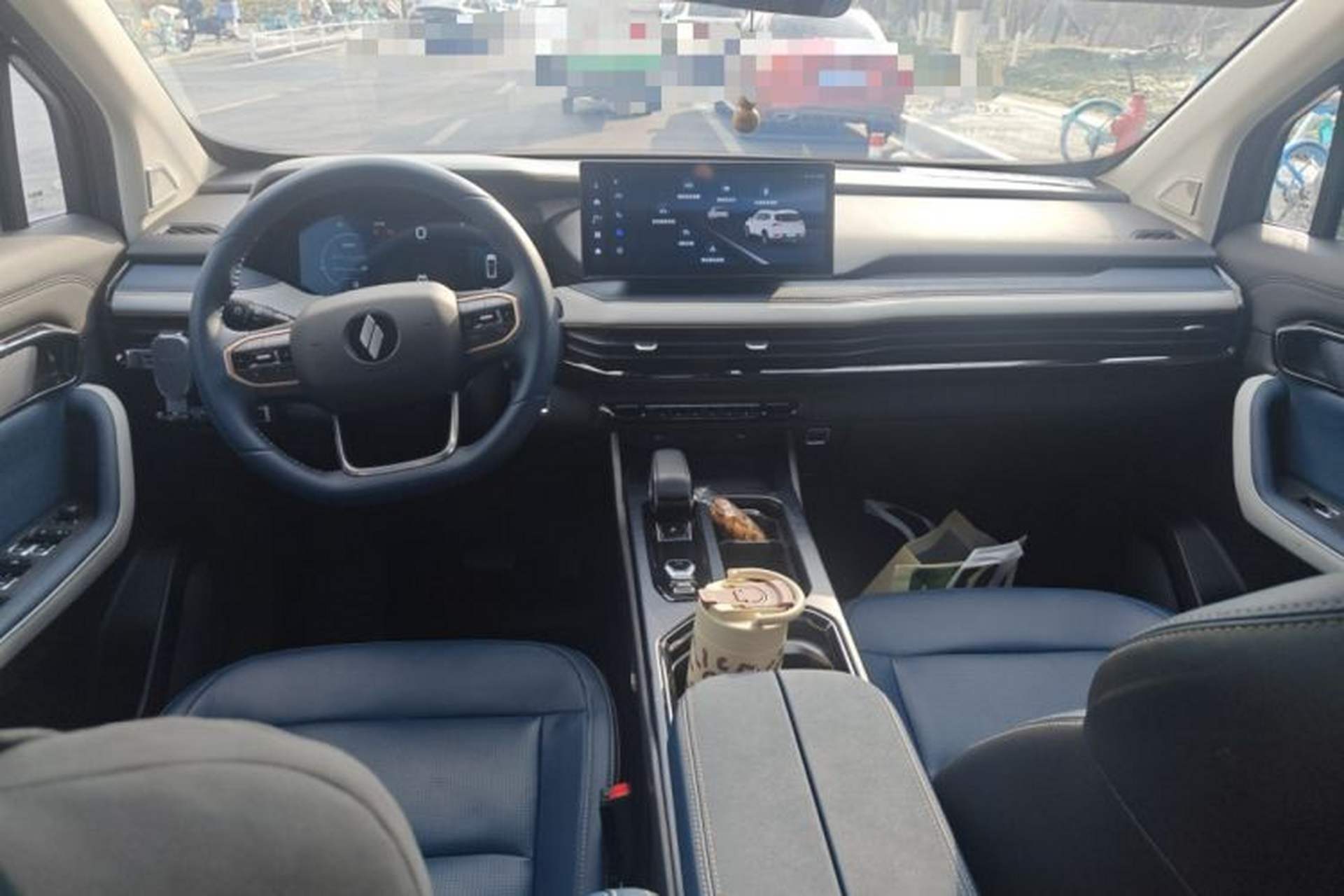 Used Livan 9 2023 470 km Founder Edition Center Console