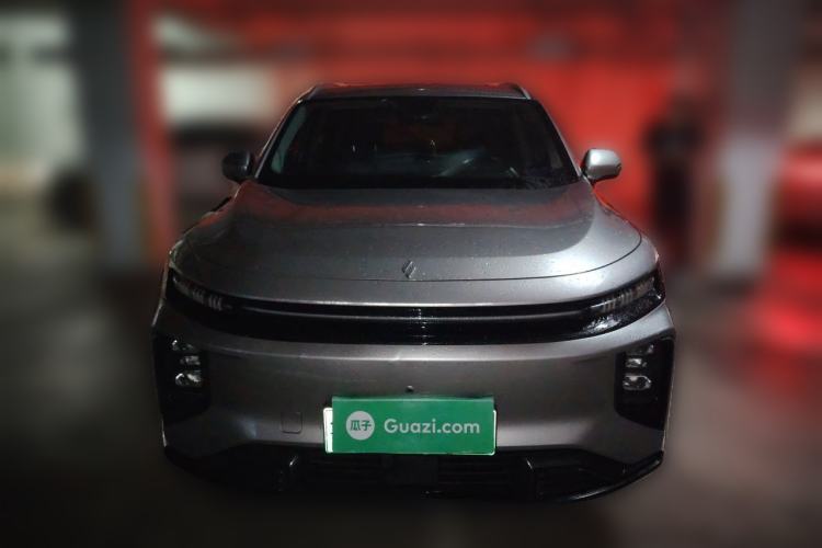 Used Livan 9 2023 470 km Leading Edition Front