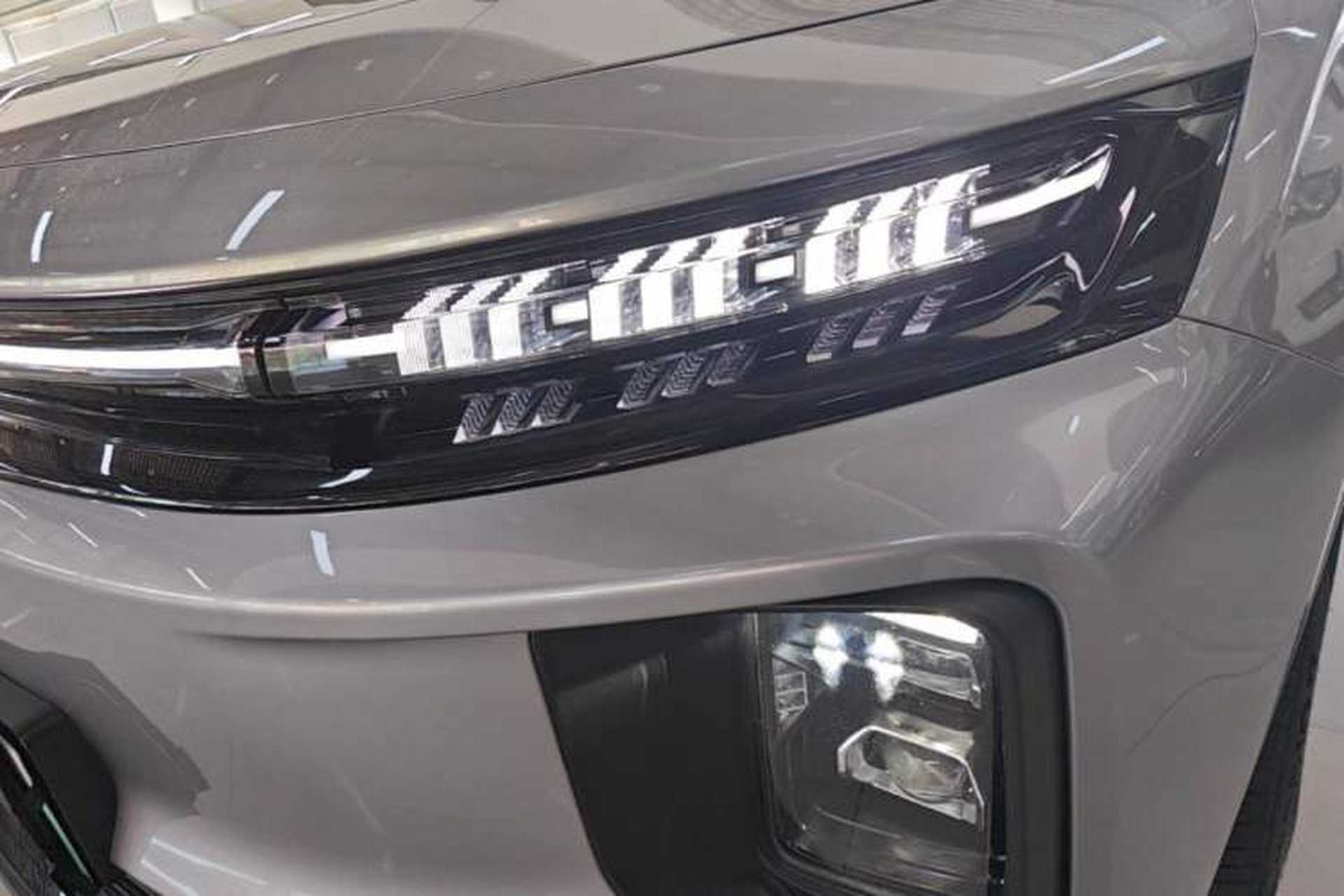 Used Livan 9 2023 470 km Executive Version Left Front Headlight