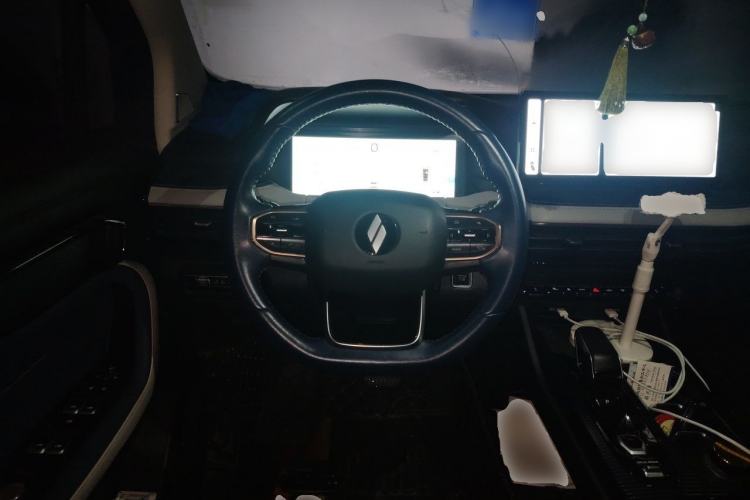 Used Livan 9 2023 470 km Leading Edition Steering Wheel