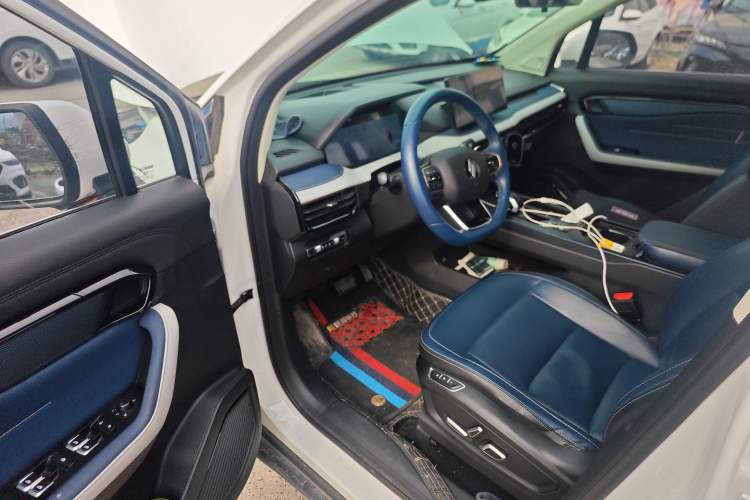 Used Livan 9 2023 470 km Founder Edition Driver Seat