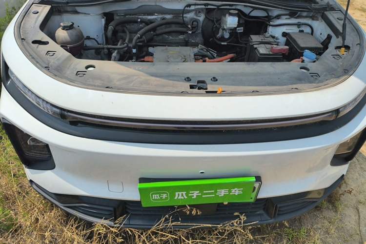 Used Livan 9 2023 470 km Leading Edition Engine Bay