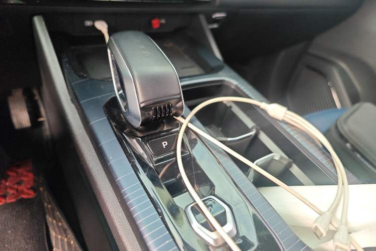 Used Livan 9 2023 470 km Founder Edition Gear Lever