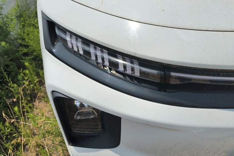 Used Livan 9 2023 470 km Leading Edition Right Front Headlight