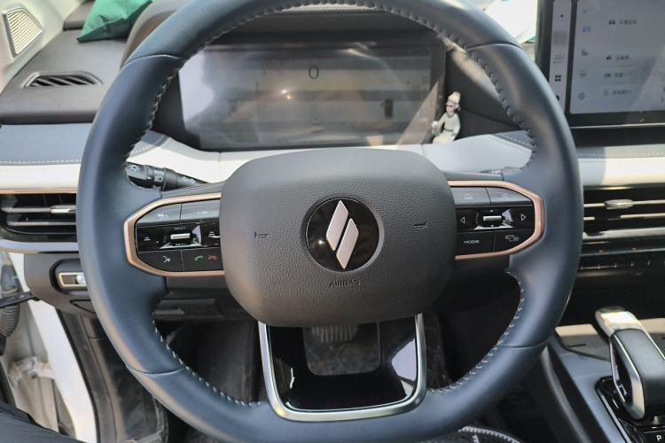 Used Livan 9 2023 470 km Leading Edition Steering Wheel