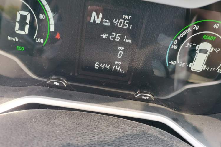 Used Livan Maple 30X 2020 Style Edition Odometer Close Up