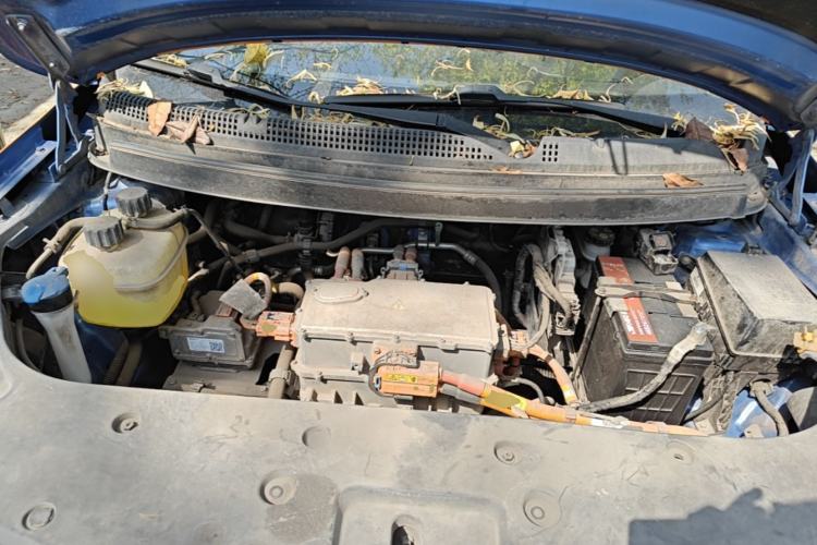Used Livan Maple 30X 2020 Fenghua Edition Engine Bay