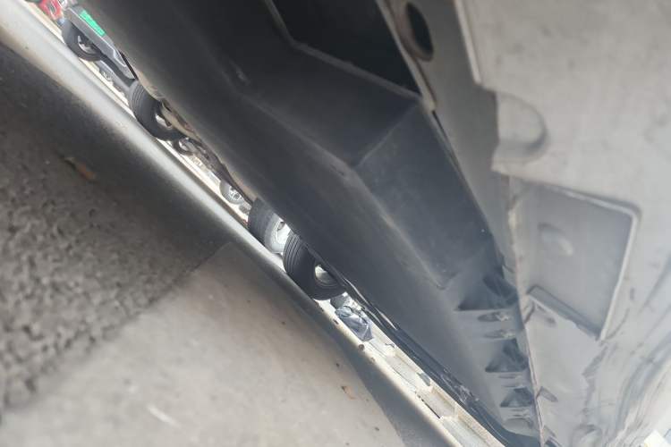 Used Livan Maple 30X 2020 Travel Edition Chassis Rear Right