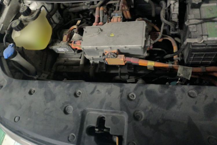 Used Livan Maple 30X 2020 Style Edition Engine Bay