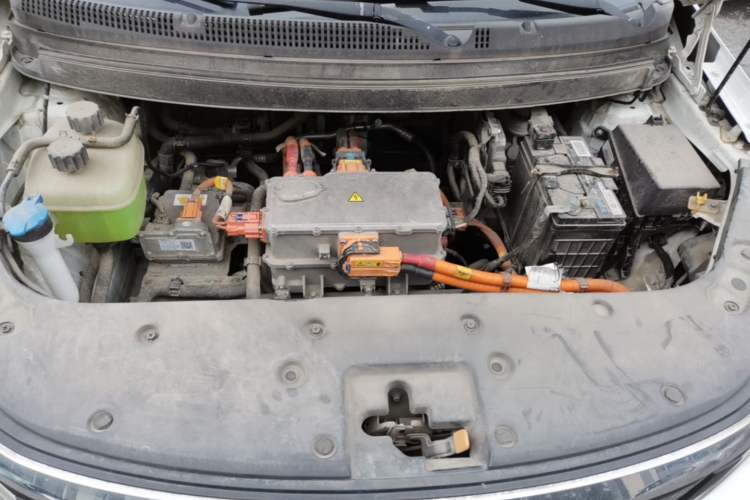 Used Livan Maple 30X 2020 Style Edition Engine Bay