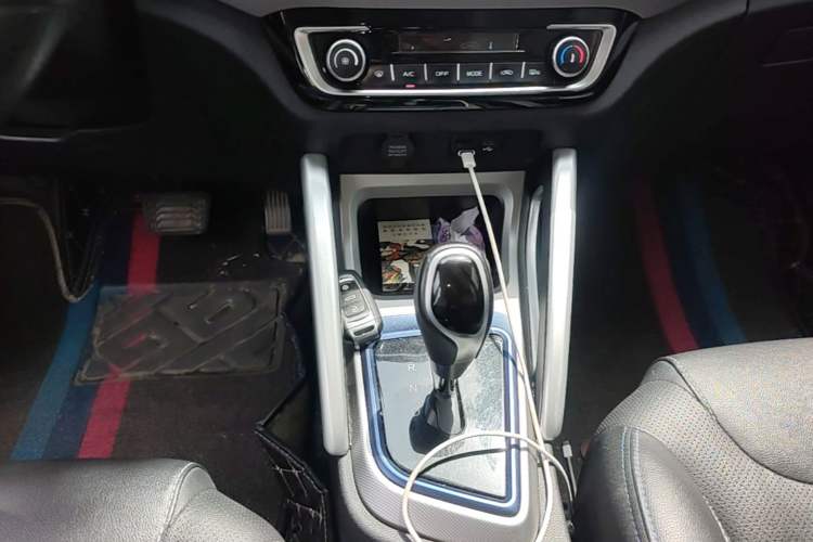 Used Livan Maple 30X 2020 Style Edition Gear Lever