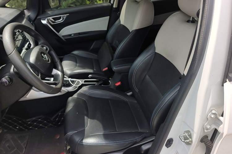 Used Livan Maple 30X 2020 Style Edition Left Front Seat