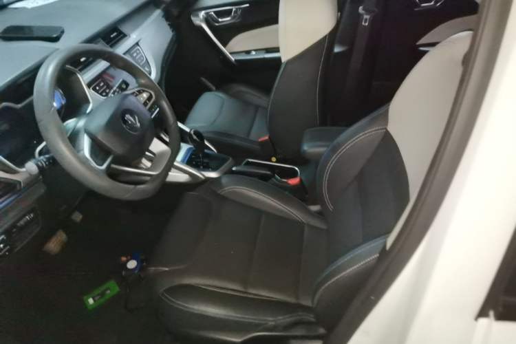 Used Livan Maple 30X 2020 Style Edition Left Front Seat