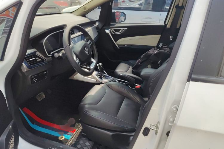 Used Livan Maple 30X 2020 Style Edition Left Front Seat