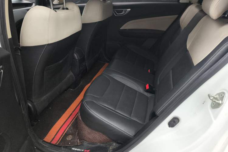 Used Livan Maple 30X 2020 Style Edition Left Rear Seat