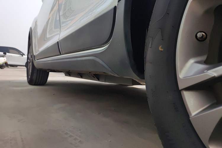 Used Livan Maple 30X 2020 Style Edition Left Side Sill