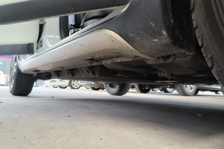 Used Livan Maple 30X 2020 Style Edition Right Side Sill