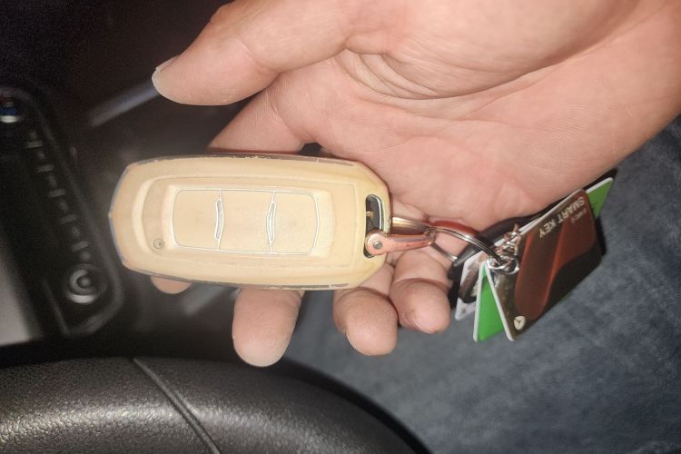 Used Livan Maple 30X 2020 Travel Edition Vehicle Key