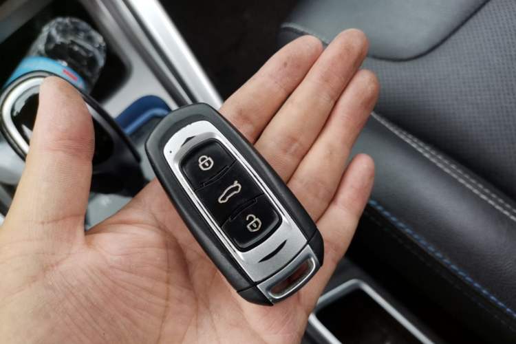 Used Livan Maple 30X 2020 Style Edition Vehicle Key
