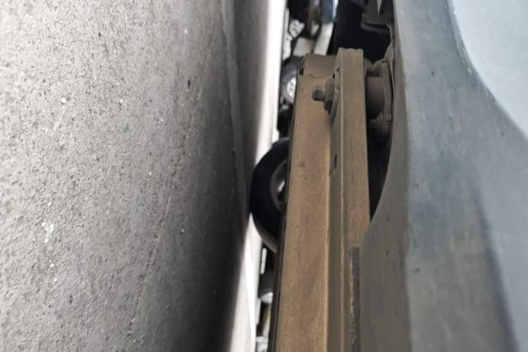 Used Livan Maple 60s 2022 Easy-to-Replace Version Lithium Iron Phosphate Chassis Rear Right