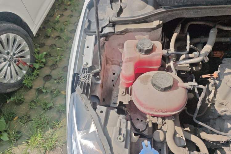 Used Livan Maple 60s 2022 Easy-to-Replace Version Lithium Iron Phosphate Engine Bay Right