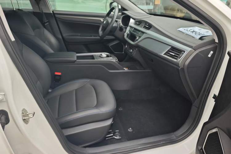 Used Livan Maple 60s 2022 Revised Edition Easy-Drive Version Lithium Iron Phosphate Interior 4