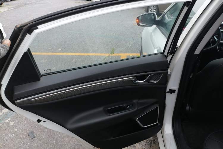 Used Livan Maple 60s 2022 Easy-to-Replace Version Lithium Iron Phosphate Left Rear Door Interior