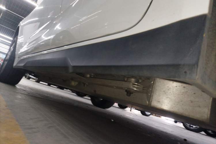 Used Livan Maple 60s 2022 Revised Version Easy-Drive Edition Lithium-Ion Left Side Sill