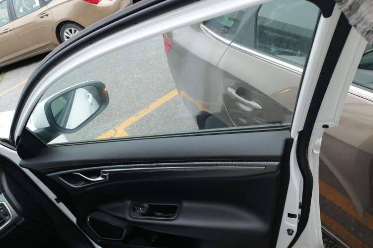 Used Livan Maple 60s 2022 Easy-to-Replace Version Lithium Iron Phosphate Right Front Door Interior