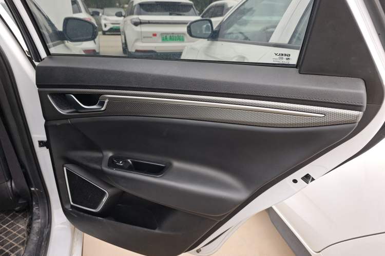 Used Livan Maple 60s 2022 Revised Edition Easy-Drive Version Lithium Iron Phosphate Right Rear Door Interior